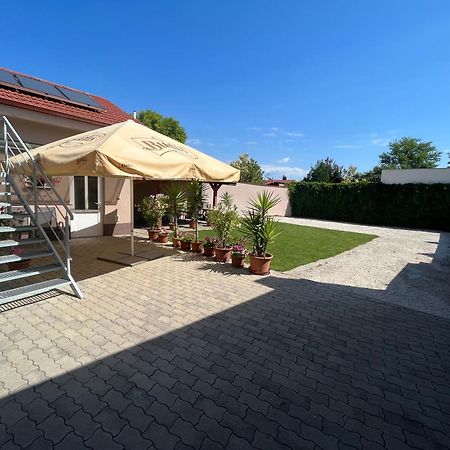 Sunny Apartman Штурово Екстер'єр фото