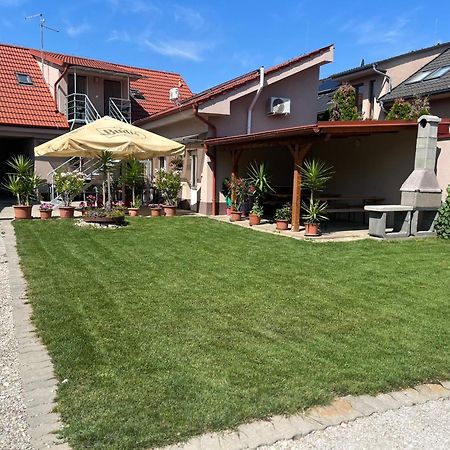 Sunny Apartman Штурово Екстер'єр фото