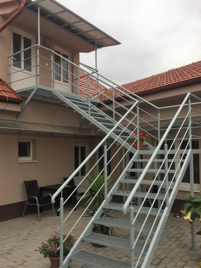 Sunny Apartman Штурово Екстер'єр фото